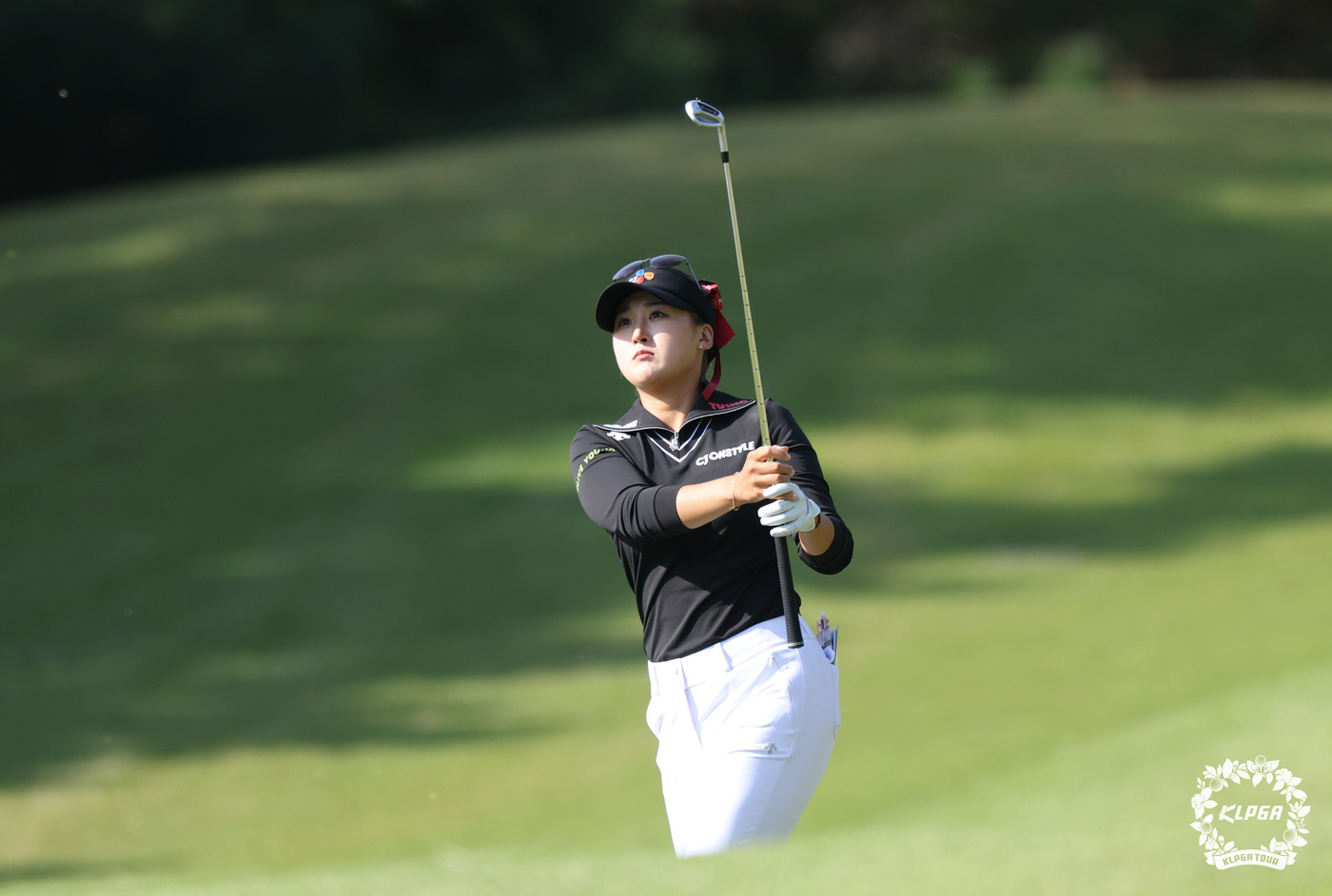 <b>리슈잉</b>, 중국 선수 최초 <b>KLPGA</b> 투어 <b>우승</b>…광남일보·해피니스 정상