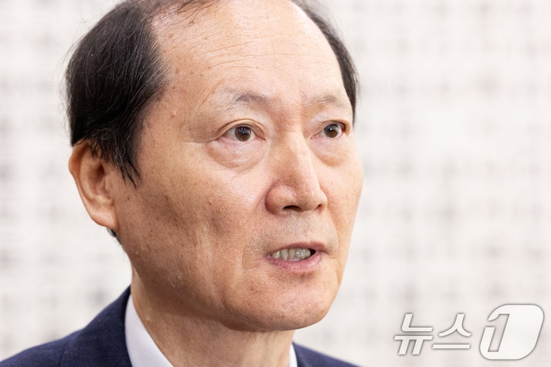 [국감] 증인<b>선서 거부</b>한 <b>이완규 전 법제처장</b>