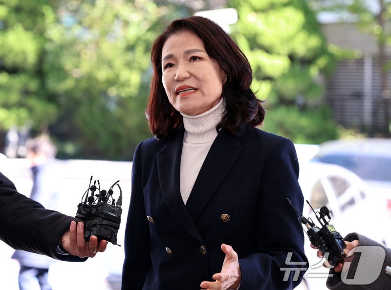 3차 <b>조사</b>받은 <b>이진숙</b> 측 "불필요한 <b>소환</b>…경찰, 권력의 도구"(종합)