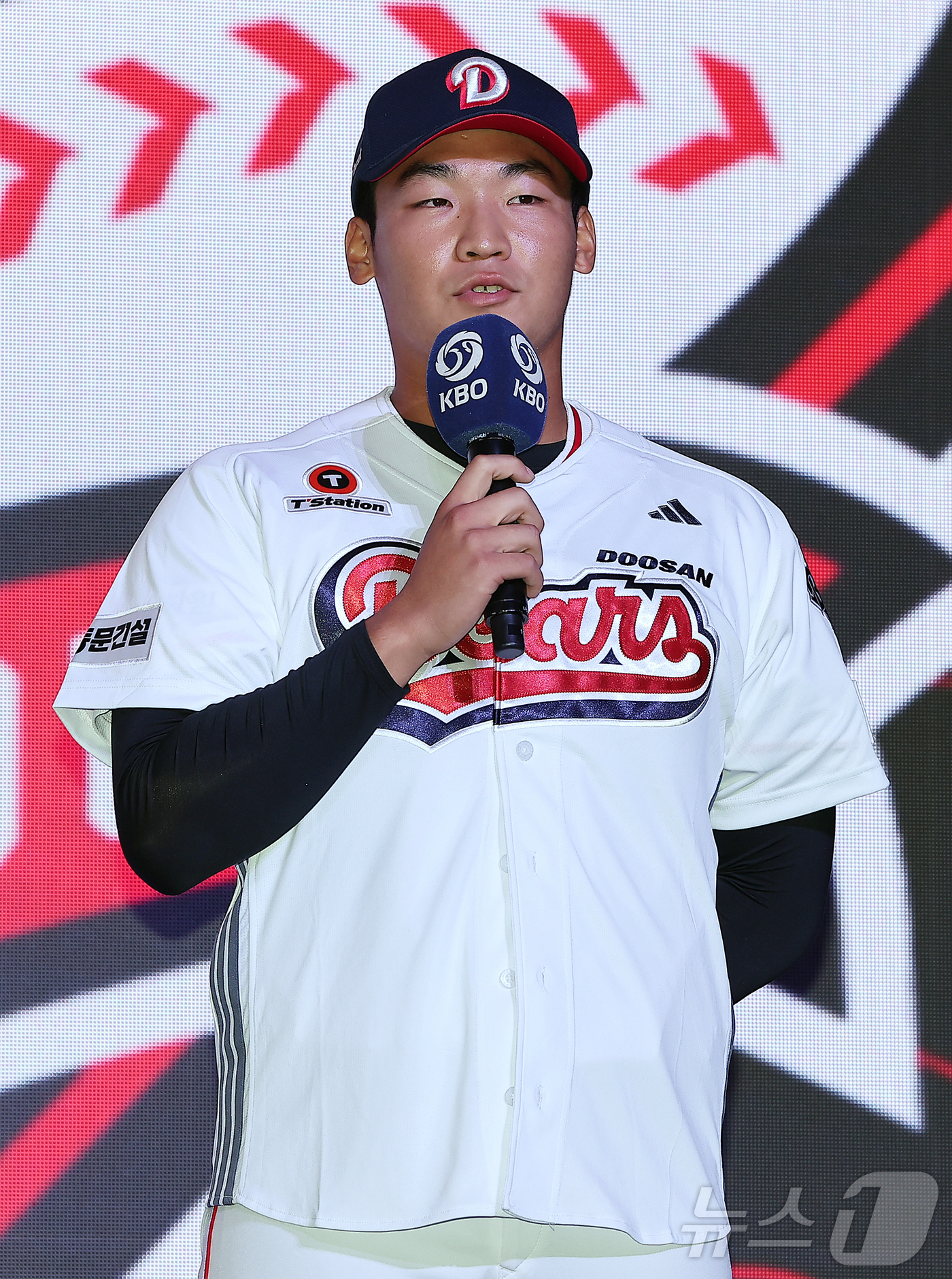 프로야구 <b>두산</b>, 1라운드 신인 <b>김주오</b>와 2억5000만원에 <b>계약</b>