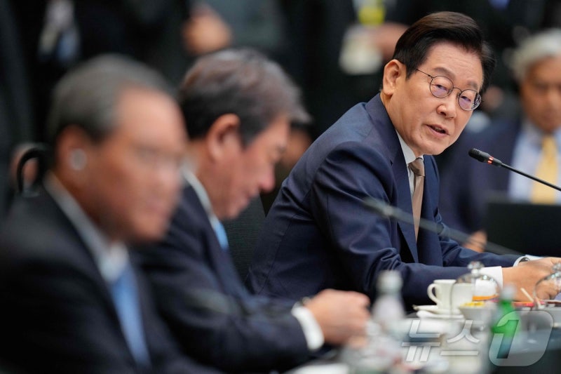 李대통령 <b>경주</b> 도착…한미<b>정상회담</b> 준비 매진