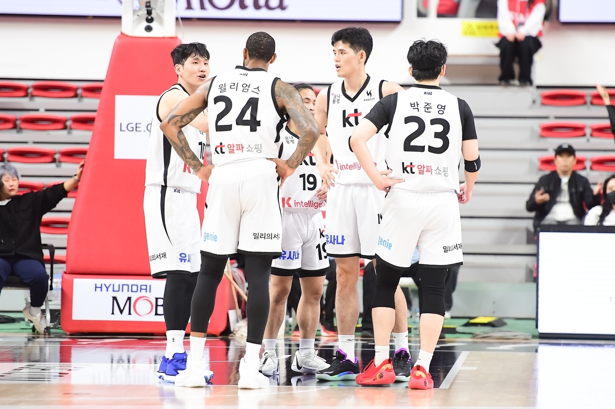 '힉스 22득점' <b>KT</b>, <b>현대모비스</b>에 76-73 <b>승리</b>…단독 3위 도약