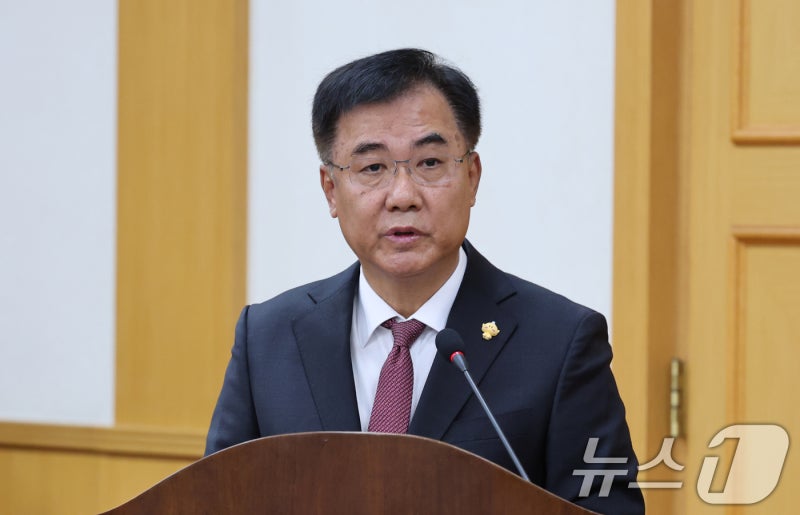 <b>인사</b>말하는 <b>김용원 후보자</b>
