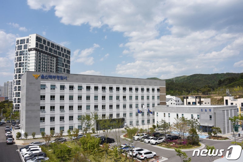 "행인들 흠뻑 젖어"…울산 '<b>물벼락</b>' 범인, <b>중학생</b>이었다