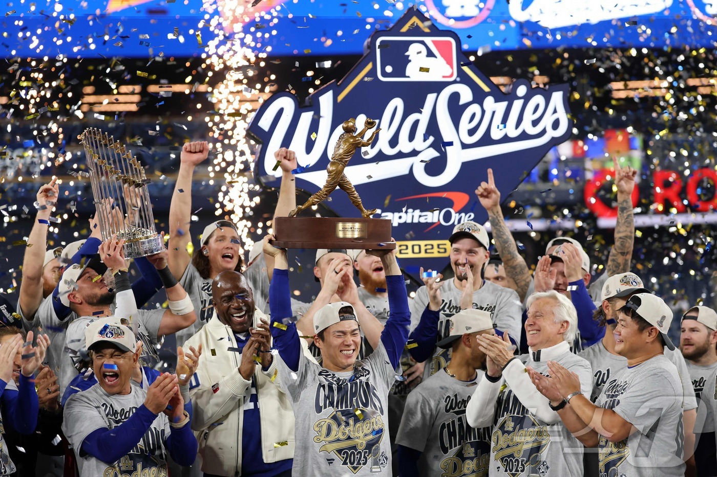 LA <b>다저스</b>, 토론토 꺾고 WS <b>2연속 우승</b>…'3승' 야마모토 MVP(종합)
