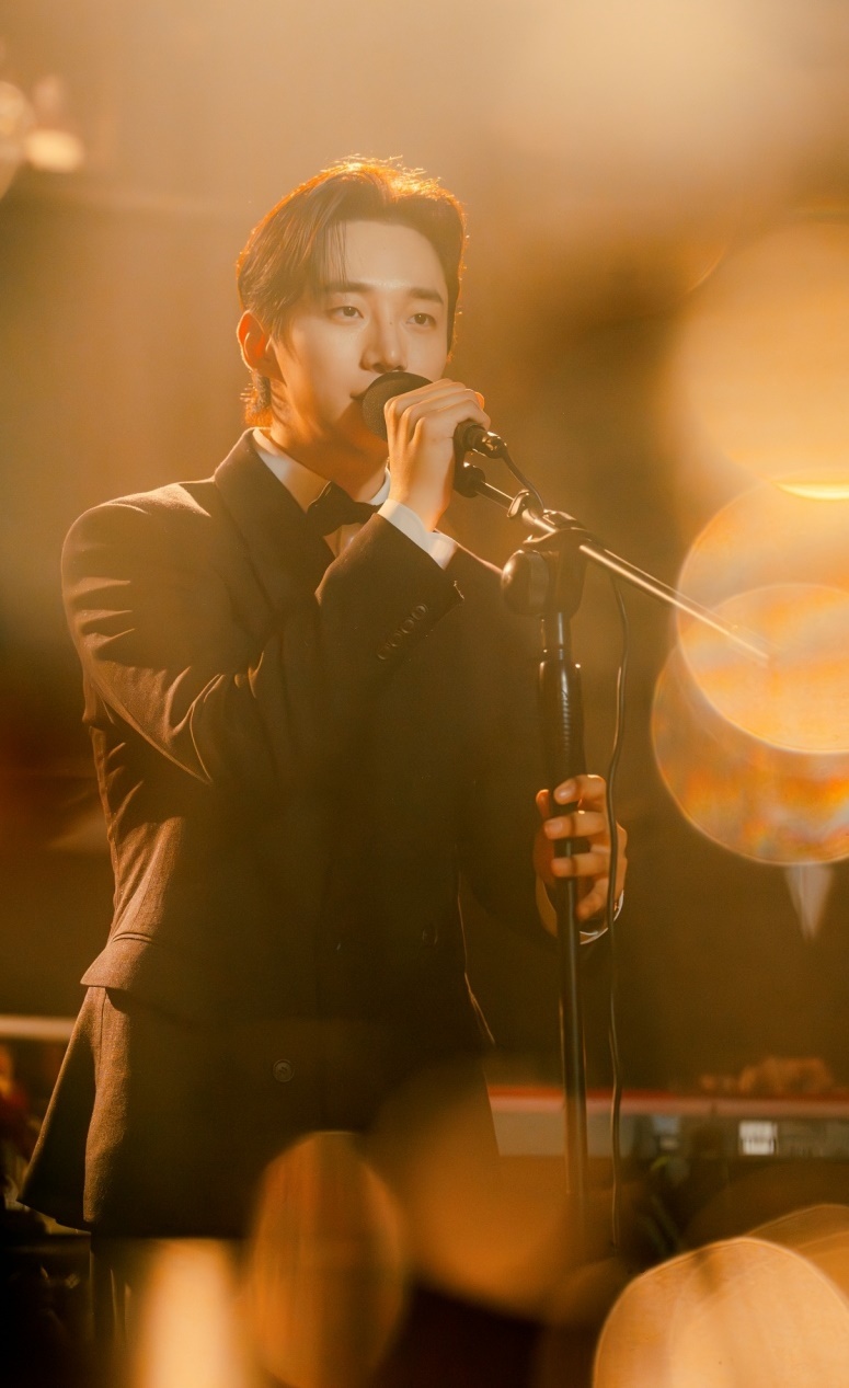 '태풍상사' <b>이준호</b>, 태국 클럽서 <b>김민하</b> 위한 <b>세레나데</b>…설렘 폭발