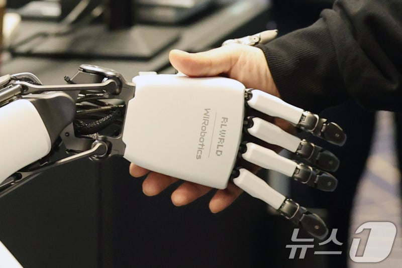 0008581443_001_20251103125330113.jpg?type=w800