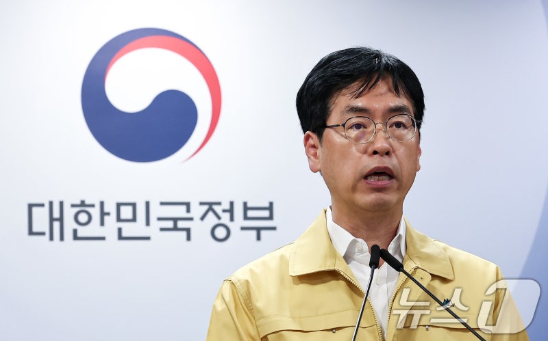 김민재 차관, 경북 <b>안동 산불피해</b>지역 청년공동체 방문