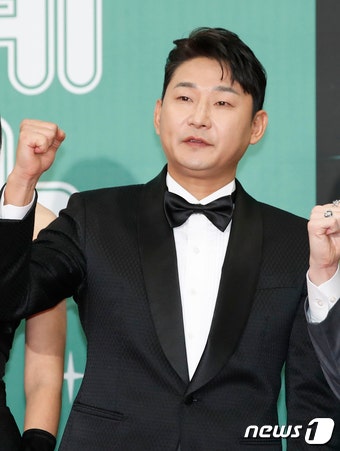 <b>이천수</b> '<b>사기 혐의</b>' <b>피소</b>…"생활비 1억여원 빌려가고 연락 두절"