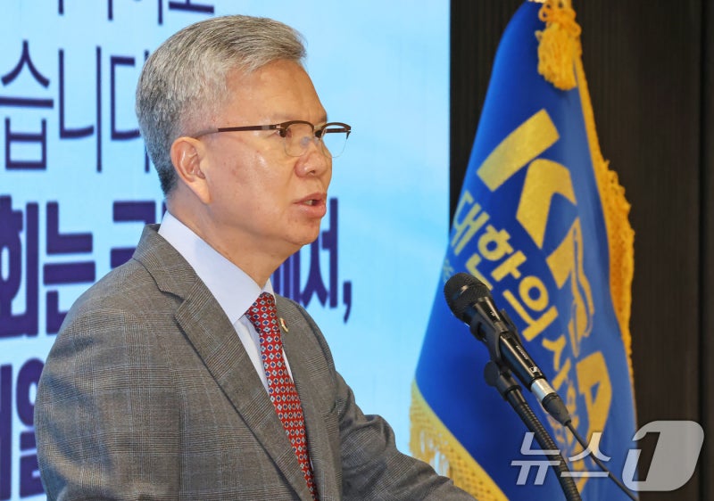 <b>의협</b> "검체검사 제도 개편 등 의료악법 저지"…11일, 16일 장외집회