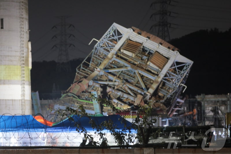 <b>울산화력발전소</b> 보일러 <b>타워 붕괴</b>…7명 매몰, 1명 곧 구조(종합2보)