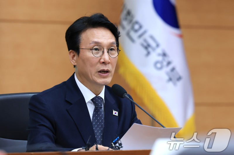 金총리 "종합적인 <b>경찰 개혁방안</b>도 조속히 <b>마련</b>하라"