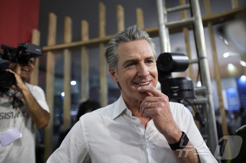 개빈 뉴섬 미국 캘리포니아 주지사가 11일(현지시간) 브라질 벨렝에서 열린 제30차 유엔기후변화협약 당사국총회(COP30)에 참석했다. 2025.11.11./뉴스1 ⓒ 로이터=뉴스