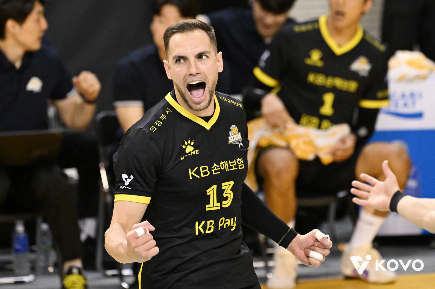KB손보 <b>비예나</b>·GS칼텍스 <b>실바</b>, 프로배구 <b>1라운드</b> 남녀 <b>MVP</b>