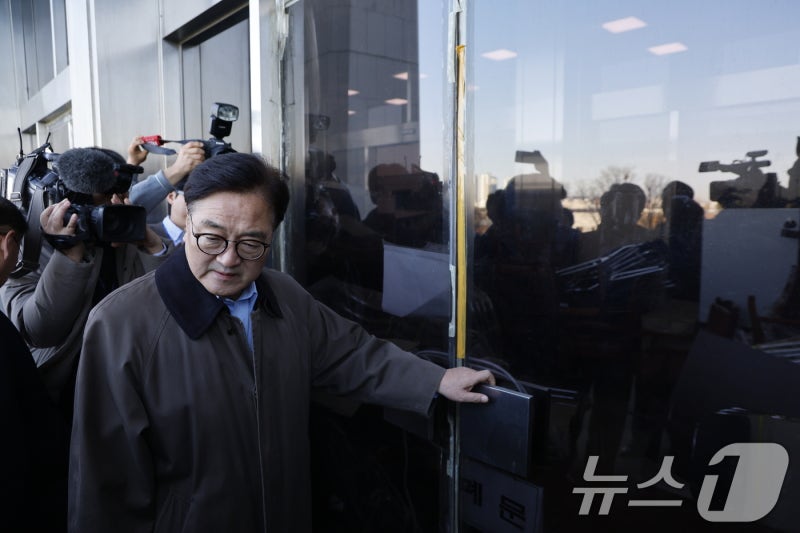 우 의장, '우리가 <b>황교안</b>' <b>장동혁</b>에 "그날 밤 내가 체포됐어야 하나"