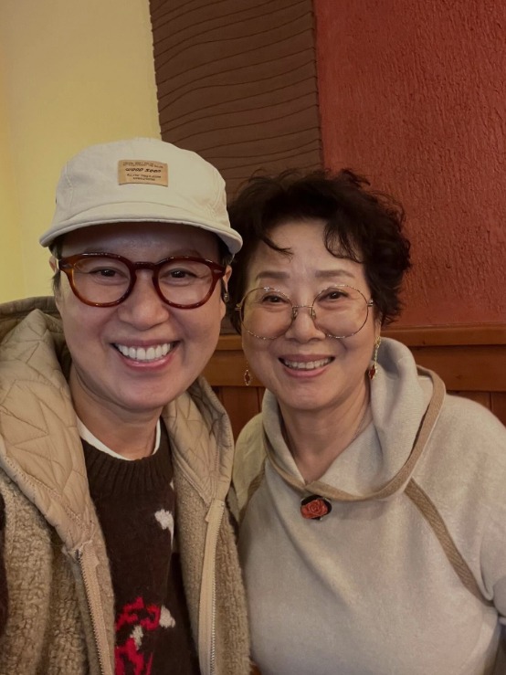 '암 투병' <b>박미선</b>, <b>선우용여</b> 만났다…"파주 와서 고기 사주고 눈물 흘린...