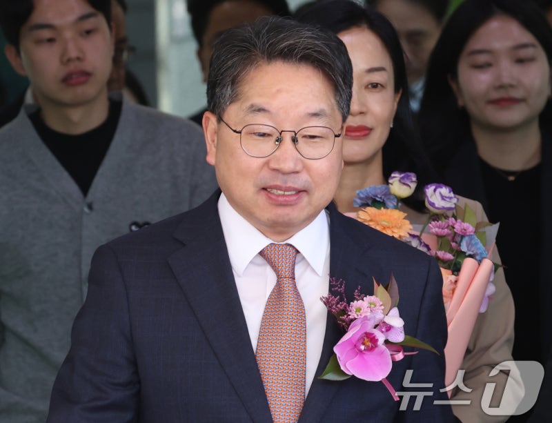 '퇴임' 노만석 "항명 시각 안타까워…<b>검사 징계 논의</b> 멈춰달라"(종합)