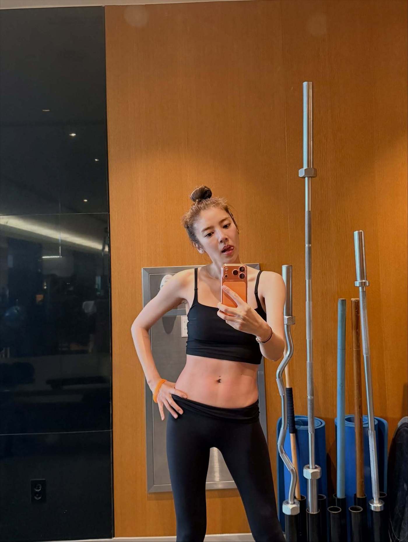 '출산 7개월' <b>손담비</b>, 브라톱 입고 <b>복근</b> 자랑 "운동한 보람" [N샷]