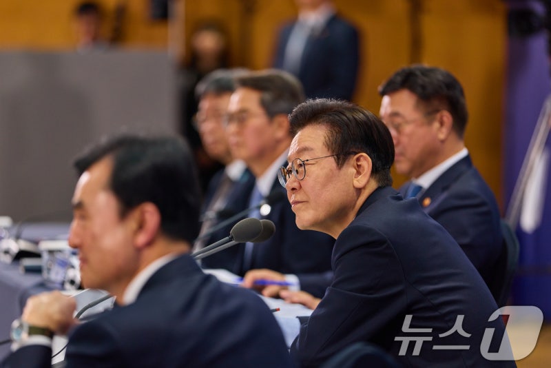 李<b>대통령</b> "신상필벌, 조직운영 기본…<b>내란극복</b>·적극행정 권장 모두 해...