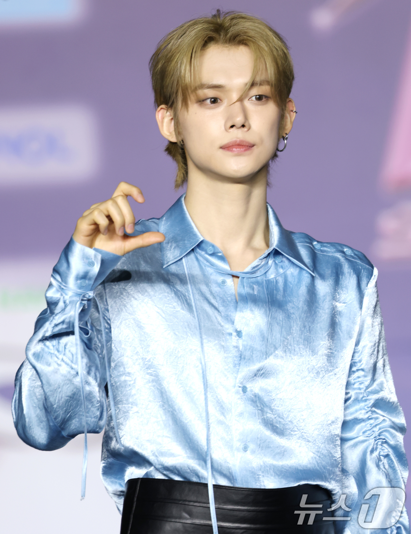 <b>TXT 연준</b>, <b>빌보드</b> 뚫었다…메인 앨범 차트 10위 진입
