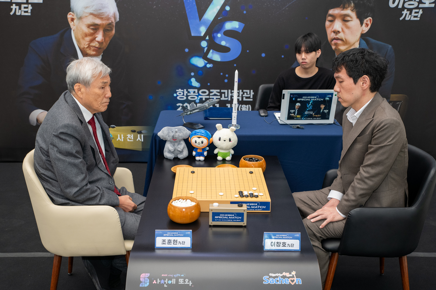 <b>이창호</b> 9단, '스승' <b>조훈현</b> 꺾고 통산 1967승 달성…최다승까지 1승