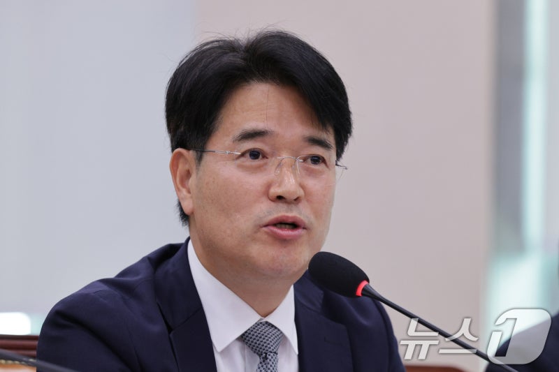 '검사장 강등 검토'에 박재억·송강 사의…'檢<b>줄사표</b>' 가나(종합2보)