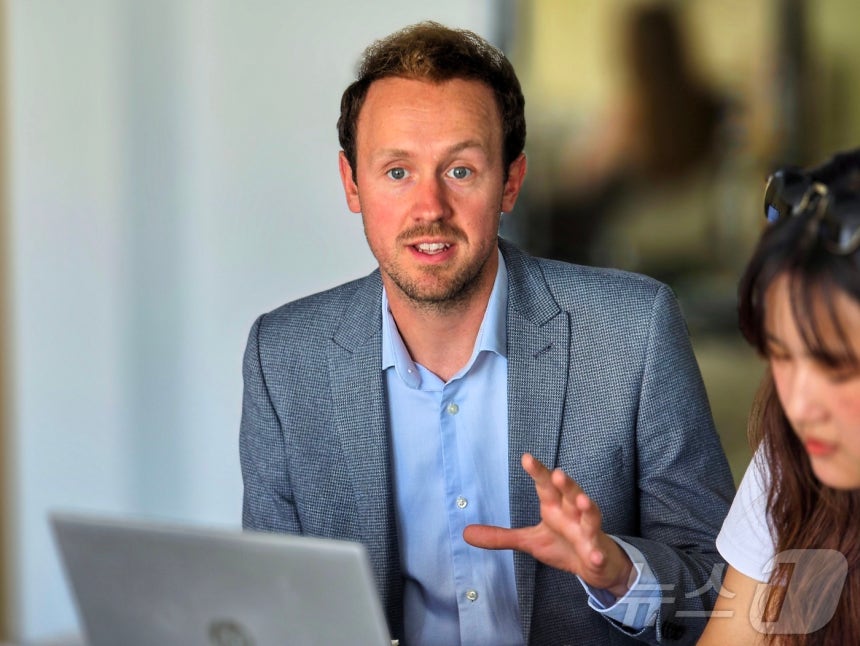 재생에너지 100%를 지향 'RE100' 총괄 올리버 윌슨 클라이밋그룹 총괄.ⓒ News1 황덕현 기후환경전문기자