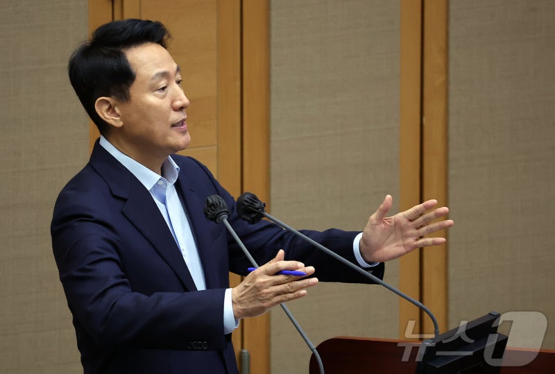 오세훈 "<b>김민석</b> 총리, 최근 나에게 시장 출마 안 한다고"