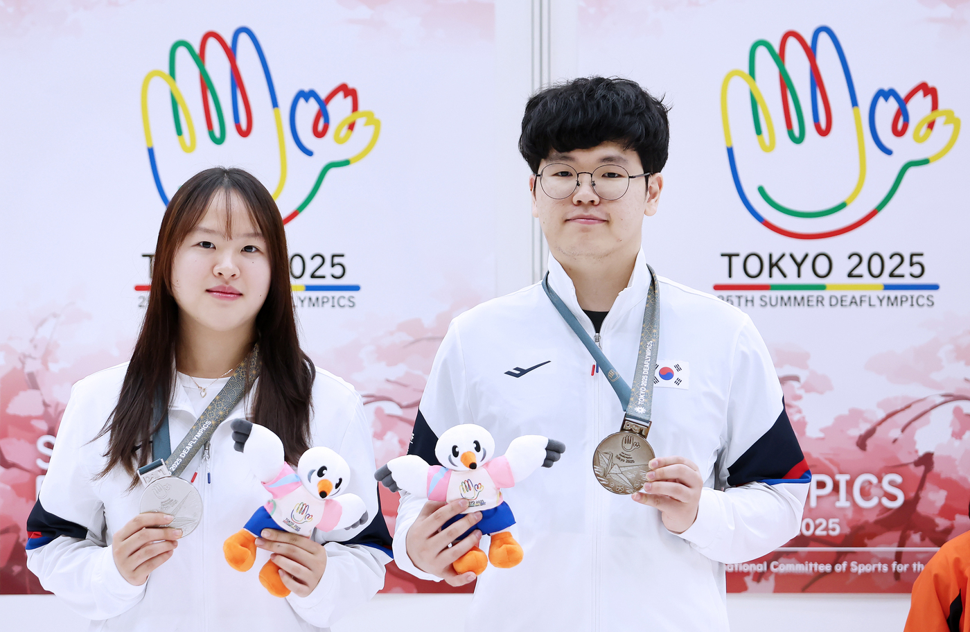<b>사격</b> 정다인·김우림, 도쿄 <b>데플림픽</b> 10m 공기소총 혼성 은<b>메달</b>
