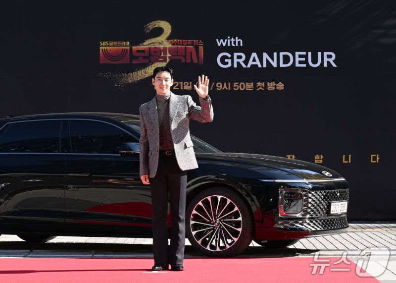 현대차 <b>그랜저</b>, SBS 드라마 '<b>모범택시3</b>' 주인공 작전車로 등장