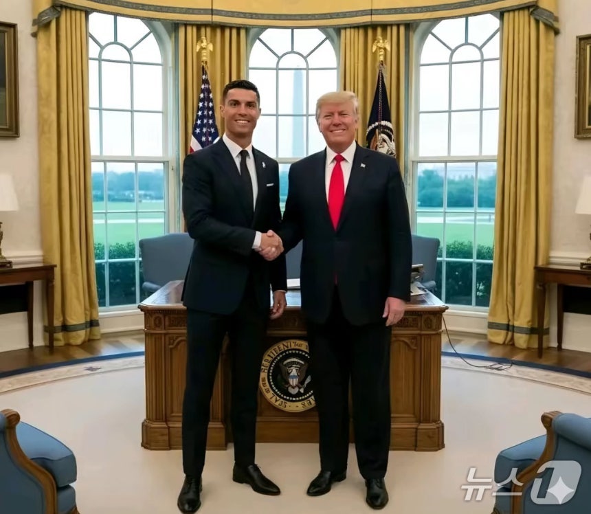 크리스티아누 호날두가 18일(현지시간) 백악관에서 도널드 트럼프 미국 대통령과 만났다. (출처=엑스) 2025.11.18./뉴스1
