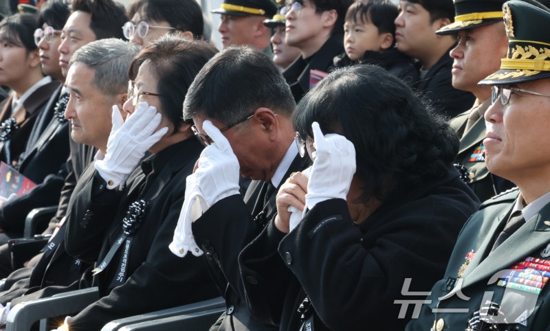 "세월 지나도 그리움 여전…" <b>연평도 포격전</b> 15주년 전승 기념식