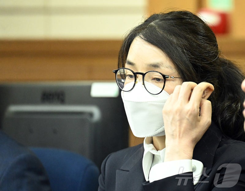 특검, <b>김건희</b>-<b>박성재</b> 부정<b>청탁</b> 정황 파악…金 휴대전화 내역 확보(종합...