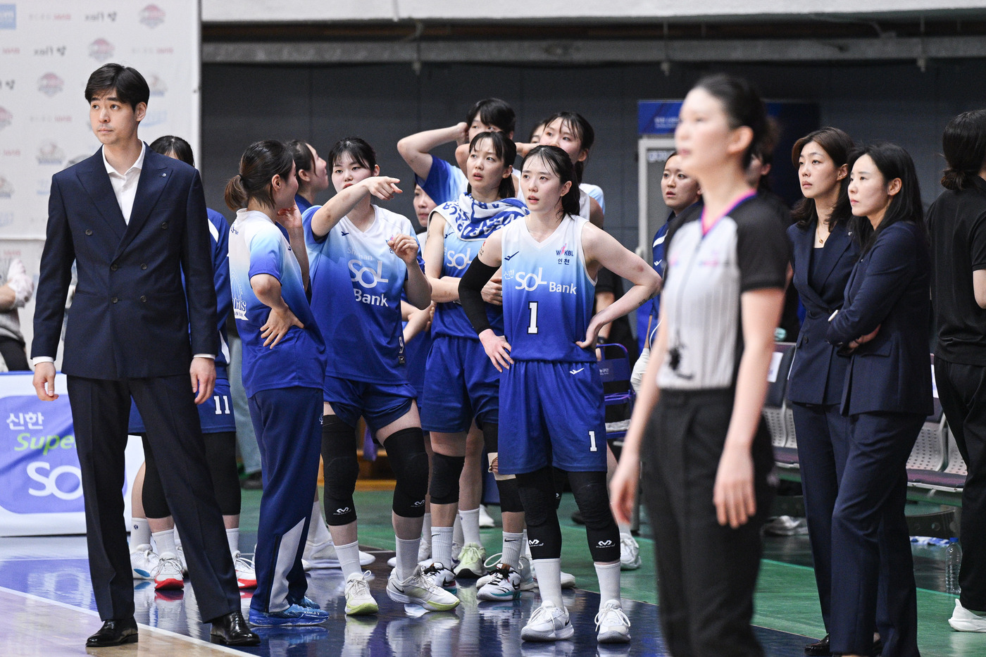 <b>WKBL</b>, '0.7초 버저비터' <b>오심 인정</b>…신한은행 도둑 맞은 1승