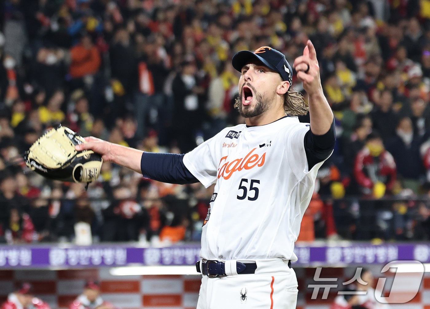 <b>한화</b> <b>와이스</b>, <b>MLB</b> 휴스턴 간다…'2년 최대 147억원' 전망