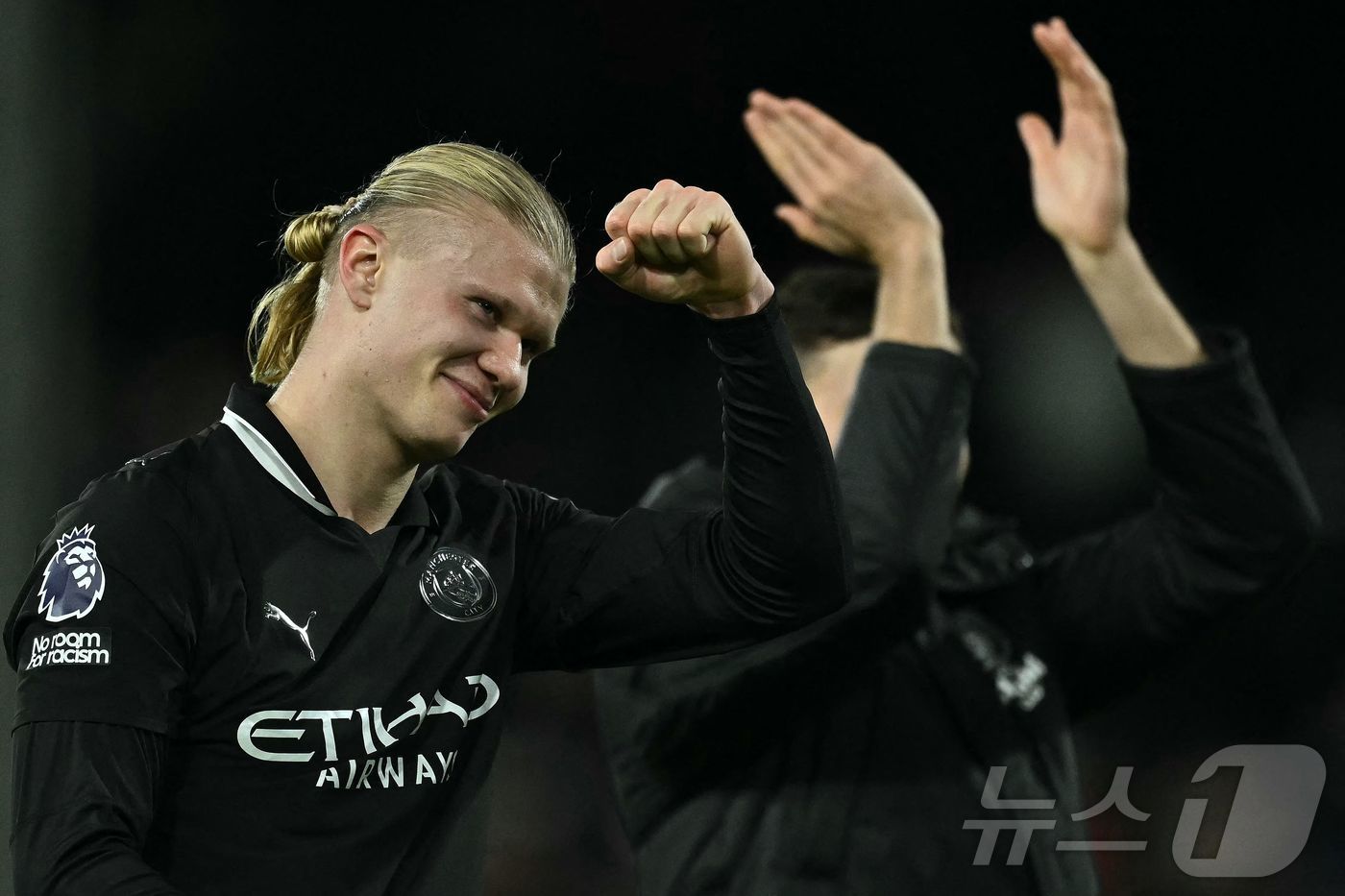 '괴물' 홀란드, <b>EPL</b> 111경기 만에 100골…시어러 제쳤다