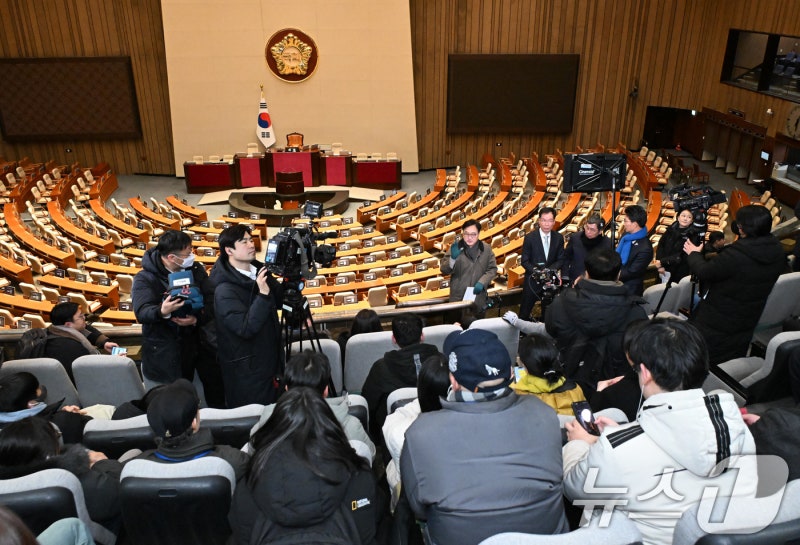 <b>우원식 국회의장</b> '비상<b>계엄</b> 해제 당시 상황은'