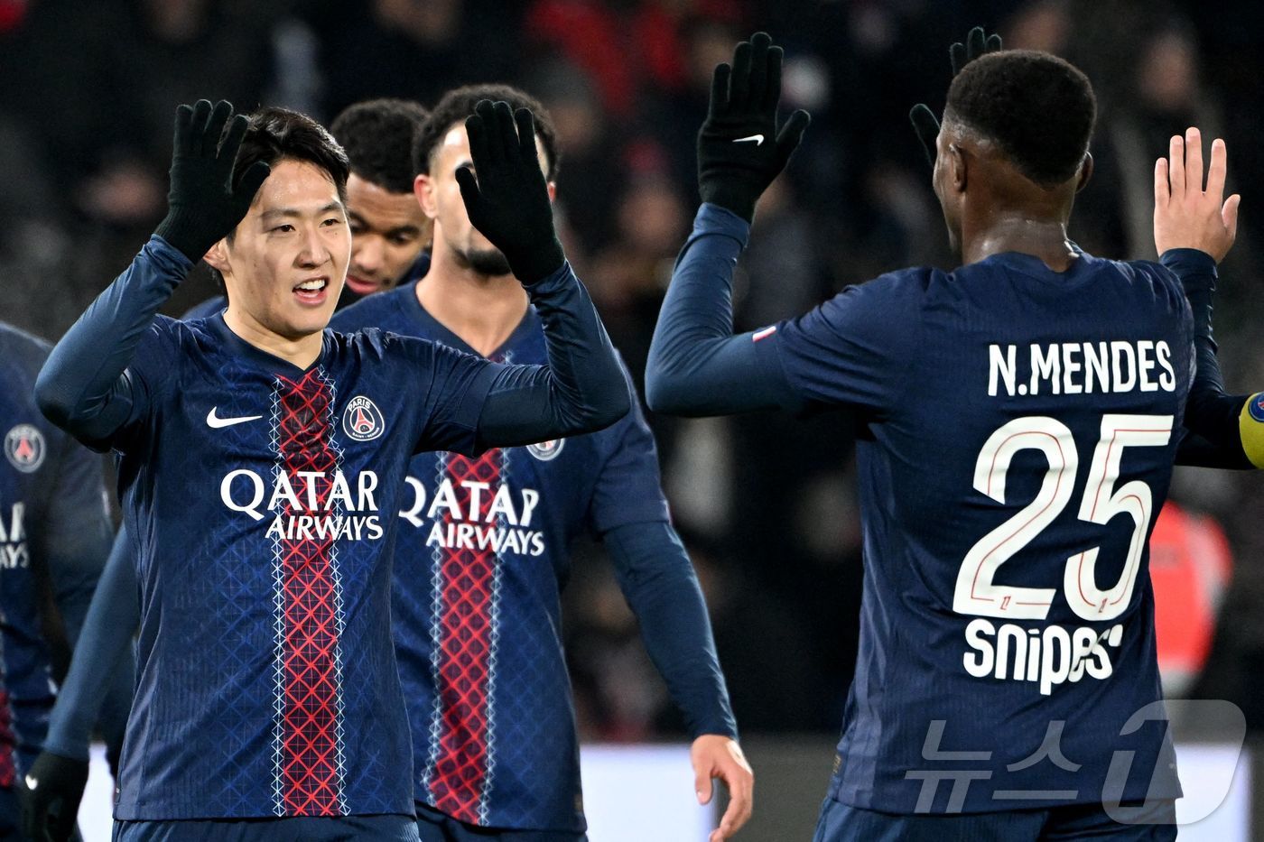 <b>이강인</b> 리그 1호골, <b>PSG</b> '<b>11월의 골</b>'에 선정…득표율 39%