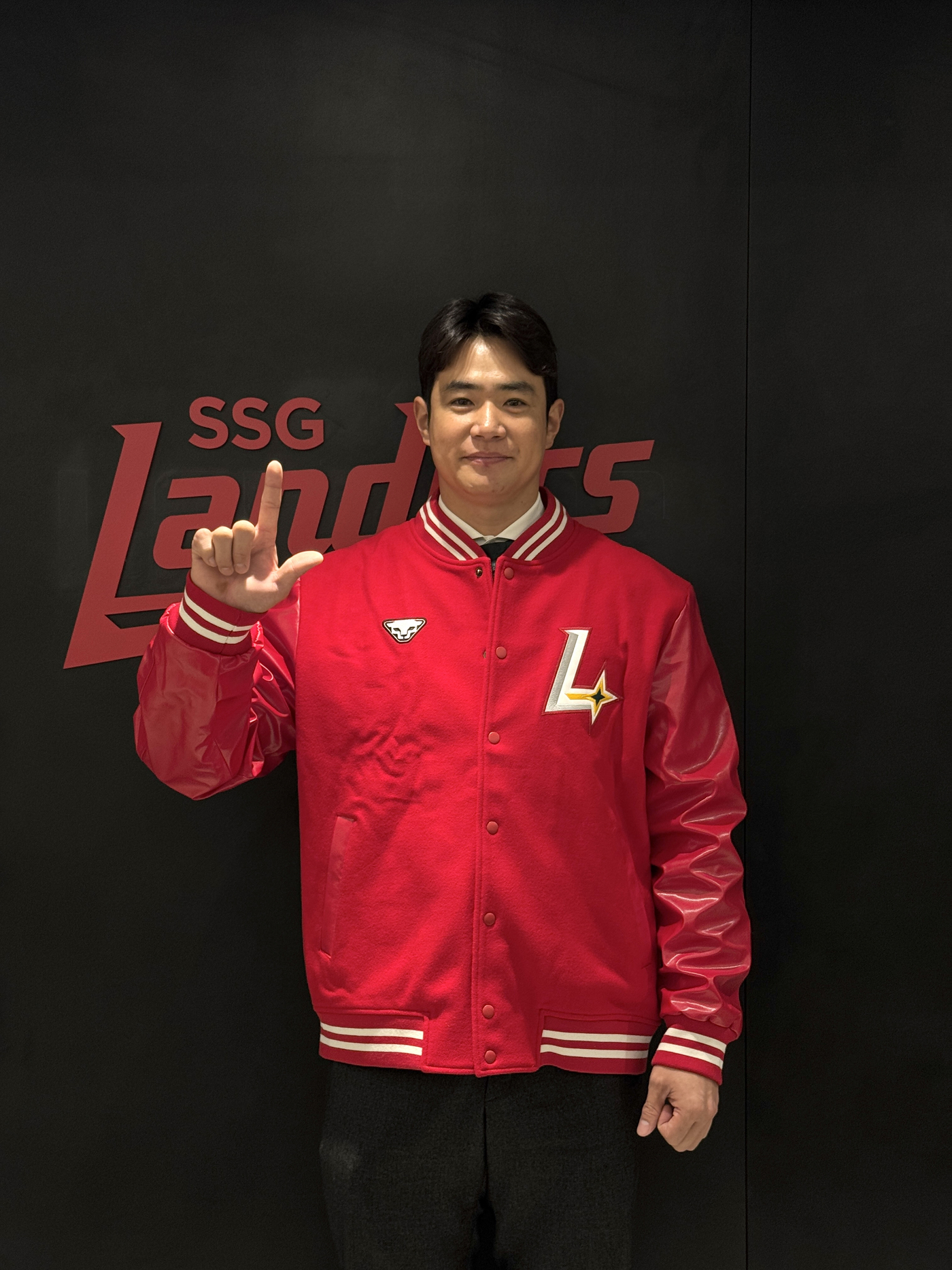 '<b>SSG 이적</b>' <b>김재환</b> "마음고생한 두산 팬들께 죄송…후회 없이 최선"