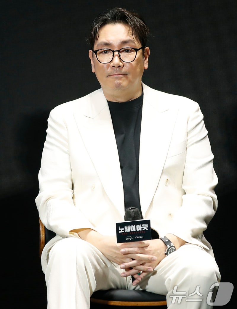 '소년범 인정' 조진웅, 배우 전격 은퇴…"과오에 대한 마땅한 책임" 사과