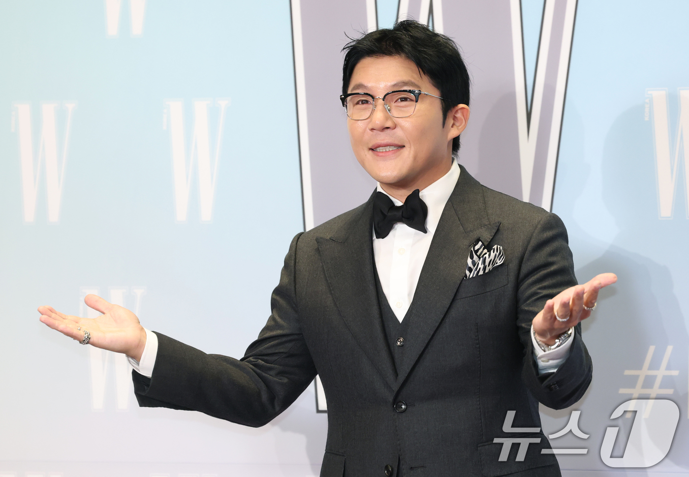 <b>조세호</b> '<b>조폭 연루설</b>' 폭로자, SNS 게시글 삭제 "검찰·경찰이 신상 털어...