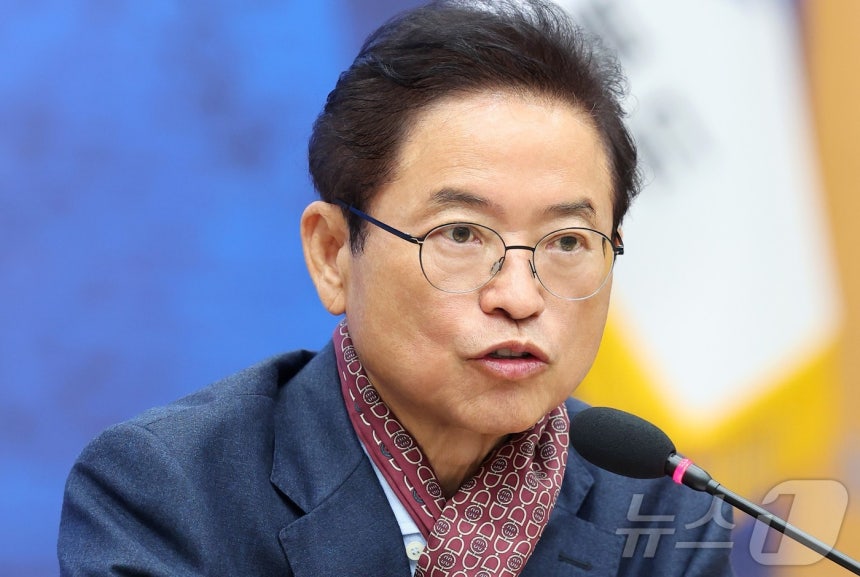 이철우 경북지사는 9일 사회관계망서비스(SNS)를 통해 정부의‘광역행정 통합’논의와 관련해 “대구시장 없는 지금이 오히려 찬스”라며 대구·경북 통합 추진 의지를 다시 밝혔다.ⓒ News1 김대벽기자