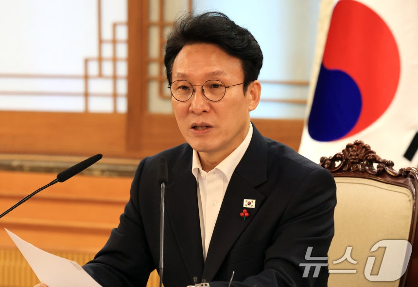 김민석 국무총리가 3일 서울 종로구 정부서울청사에서 열린 노동안전 현안 점검회의에서 모두발언을 하고 있다.2025.12.3/뉴스1 ⓒ News1 임세영 기자