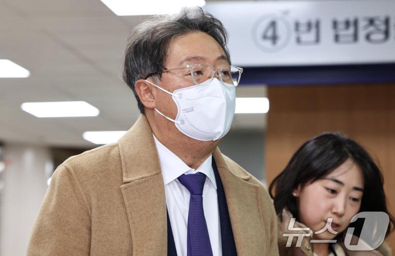 <b>방용철</b> 전 <b>쌍방울</b> 부회장, 구속 갈림길