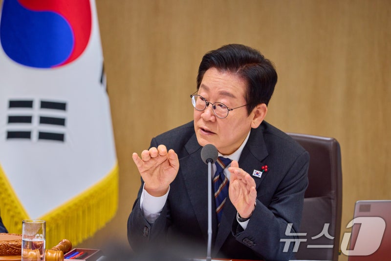 李대통령 "대한국민, <b>김대중</b> 대통령과 나란히 <b>노벨평화상</b> 자격 충분"