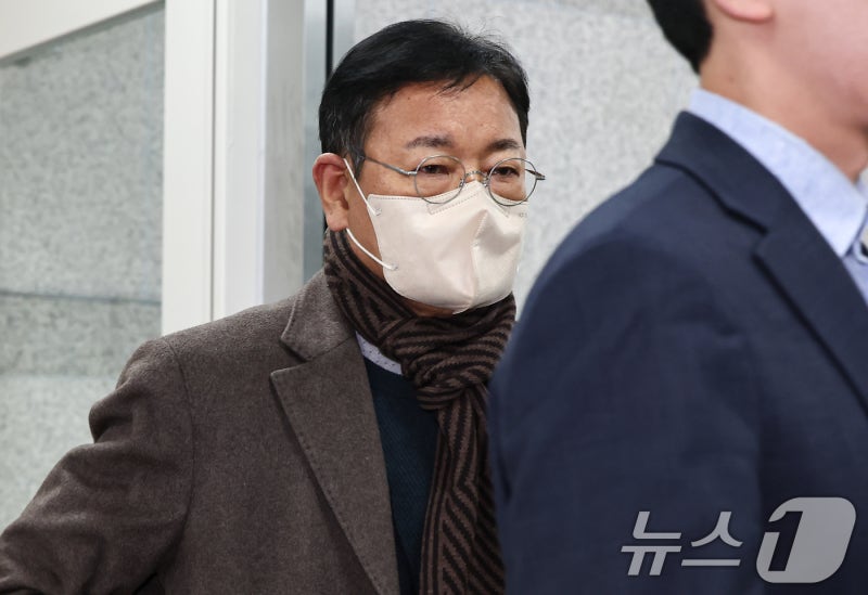'쌍방울 진술 회유 의혹' <b>안부수</b>·방용철 <b>구속영장 기각</b>
