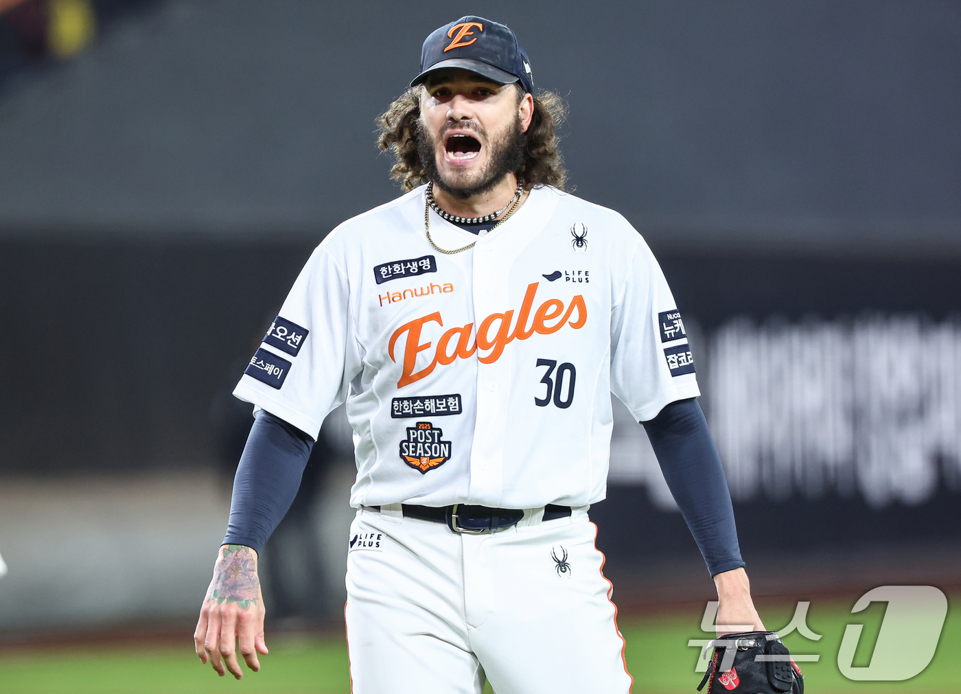 'KBO MVP' <b>폰세</b>, MLB <b>토론토</b> 이적…3년 440억원 계약