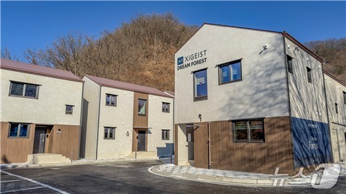 GS건설 자이가이스트가 최근 준공한 목조 모듈러 기숙사 '드림 포레스트' 전경 (GS건설 제공)