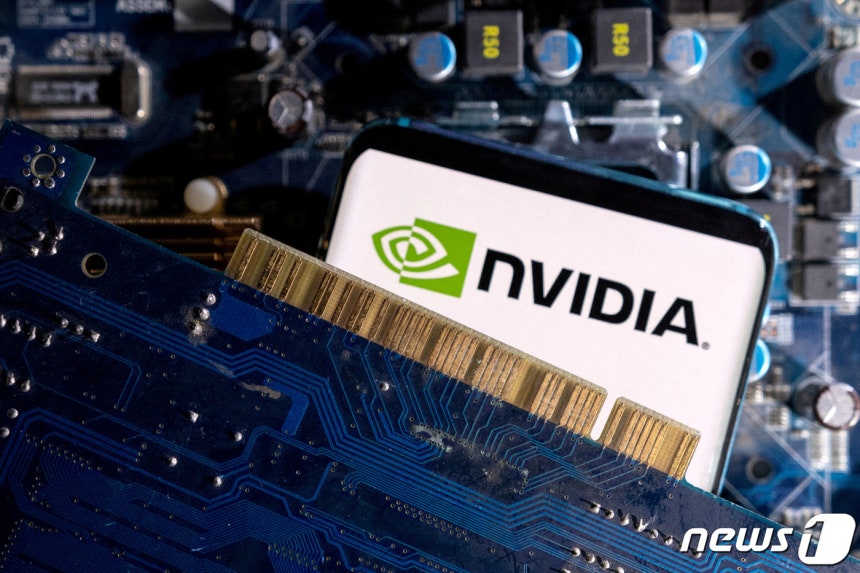 스마트폰 화면에 뜬 엔비디아 로고.ⓒ 로이터=뉴스1 ⓒ News1 박형기 기자