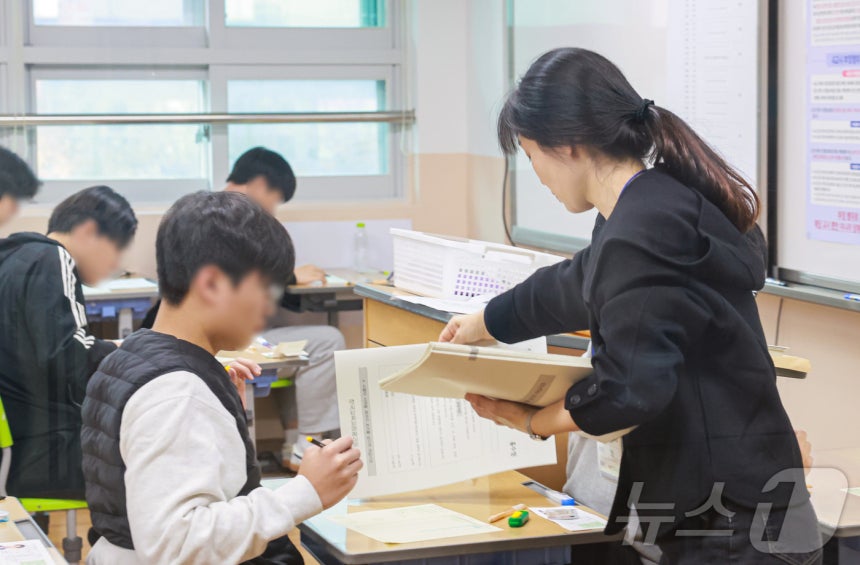 2026학년도 대학수학능력 시험일인 13일 전북 전주시 양현고등학교에 마련된 시험실에서 수험생들이 시험을 준비하고 있다.(전북특별자치도교육청 제공.재판매 및 DB 금지) 2025.11.13/뉴스1 ⓒ News1 